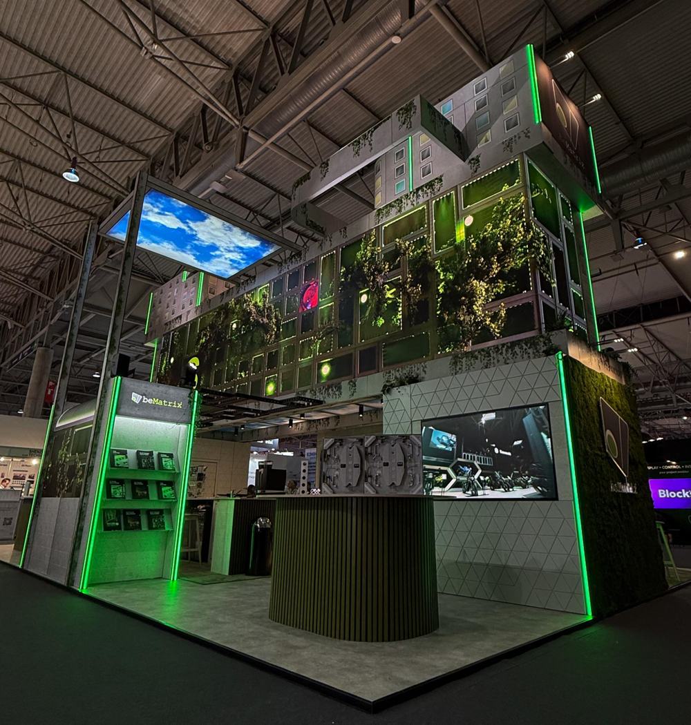 Stand beMatrix à étage avec végétalisation