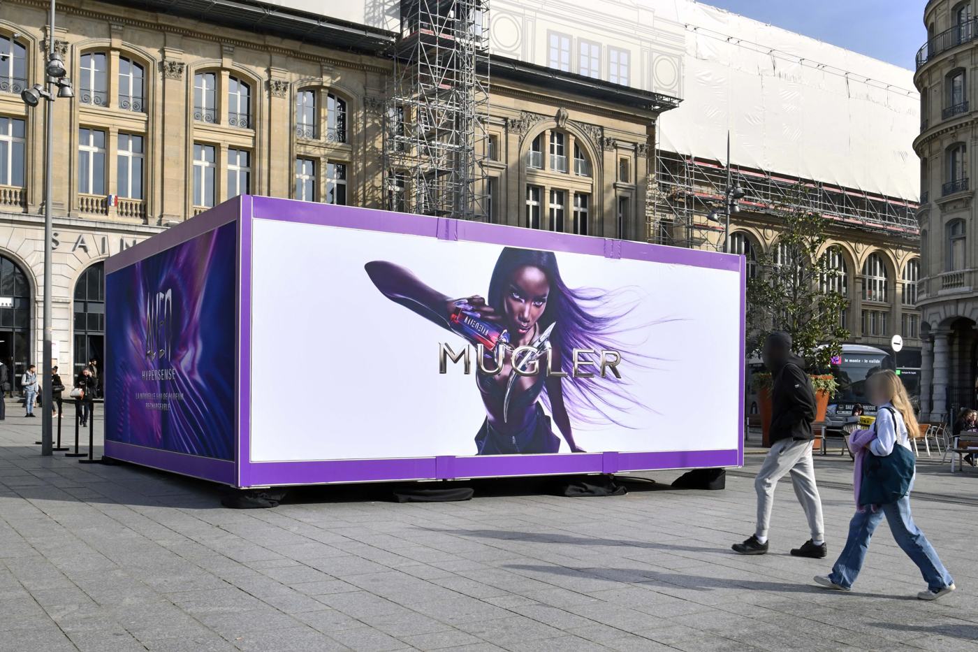 Pop-out Mugler, container événementiel en extérieur